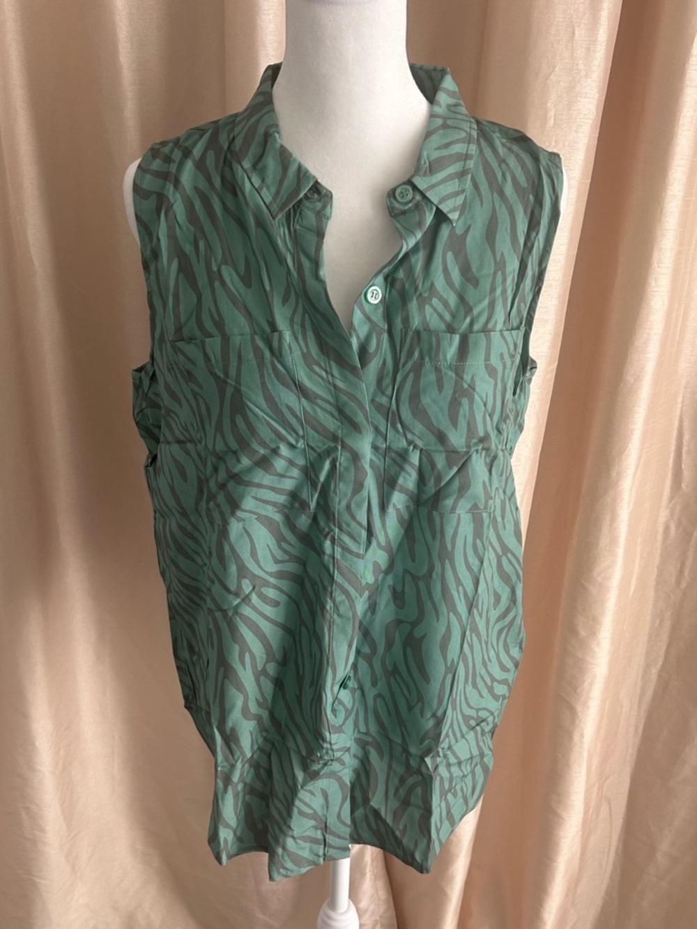 NWT Wildfang Empower Sleeveless Button-Up Zebra size XSmall